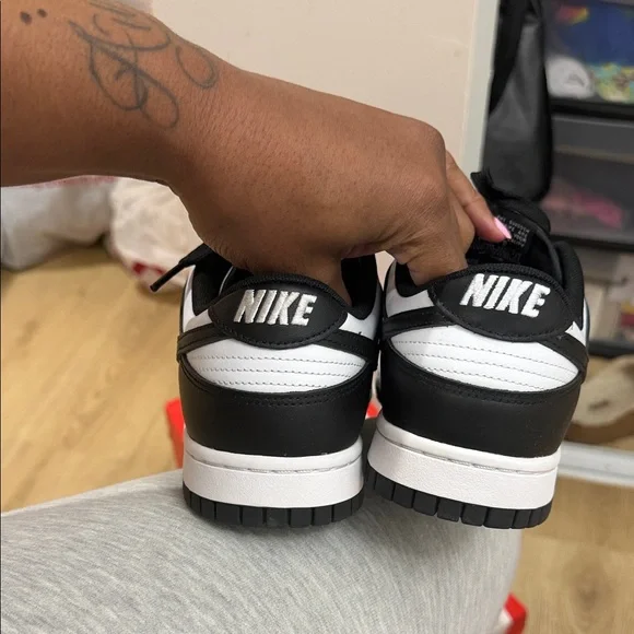 Nike Dunk Men's Black and White Low-Top Sneakers - Picture 3 of 8